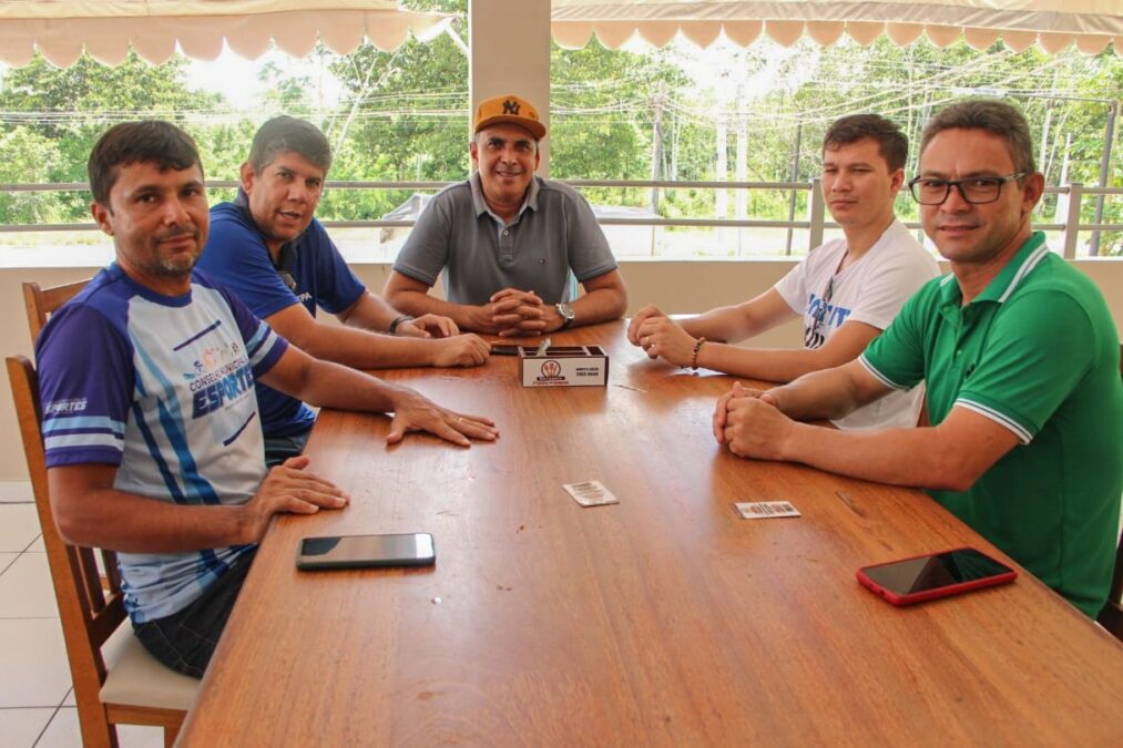 Em Cruzeiro do Sul, Jairo Cassiano se reúne com lideranças do DEM e PSL