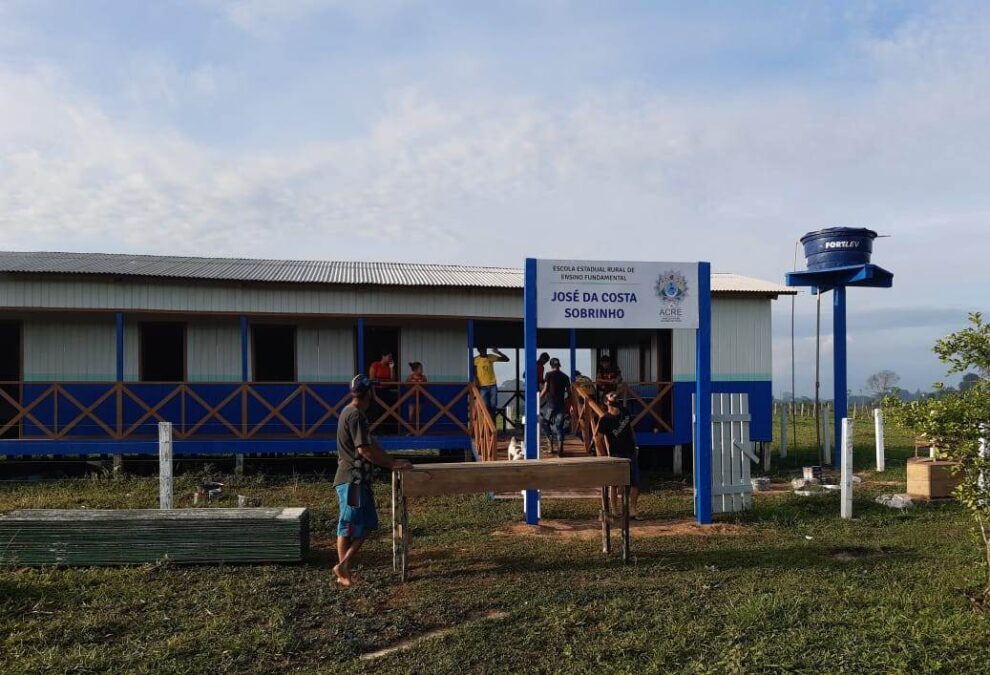 Governo do Acre conclui reforma em mais duas Escolas da zona rural de Sena