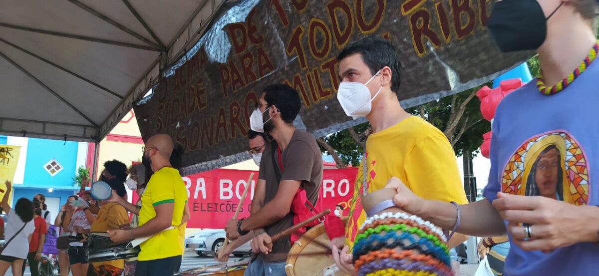 Na Gameleira, movimentos sindicais realizam ato pedindo saída de Jair Bolsonaro