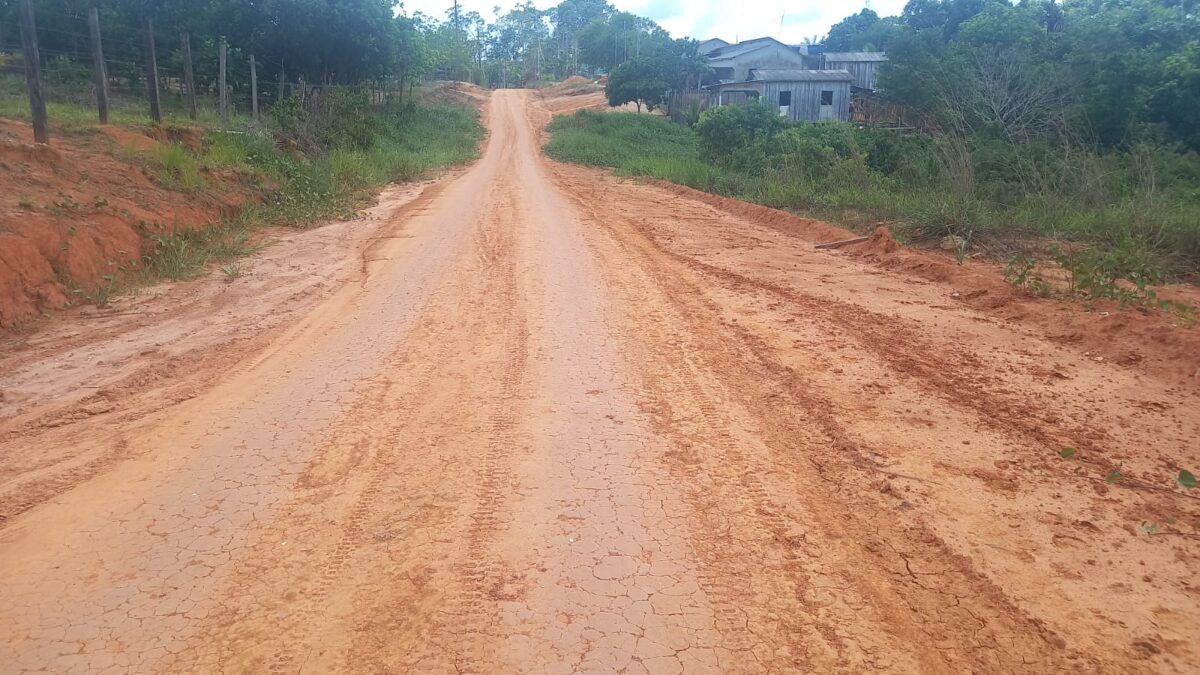 Moradores aguardam asfaltamento em ramal prometido por Mazinho Serafim