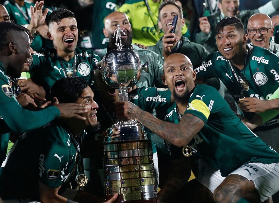 Palmeiras vence Flamengo na prorrogação e é tricampeão da Libertadores