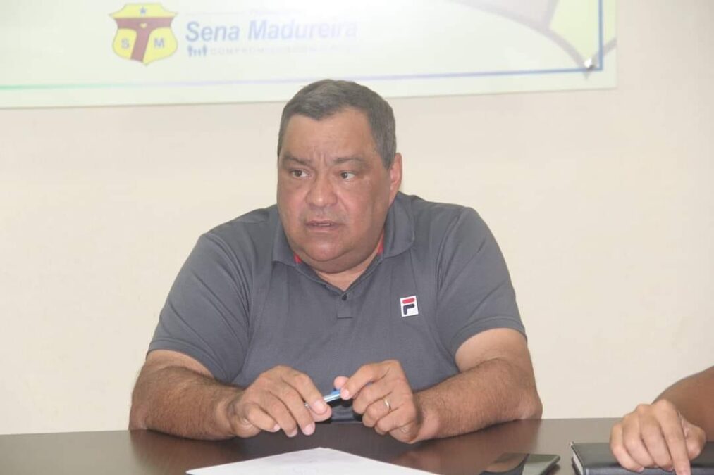 Prefeito Mazinho agora vigia com câmeras cada passo dos trabalhadores nas repartições públicas de Sena Madureira