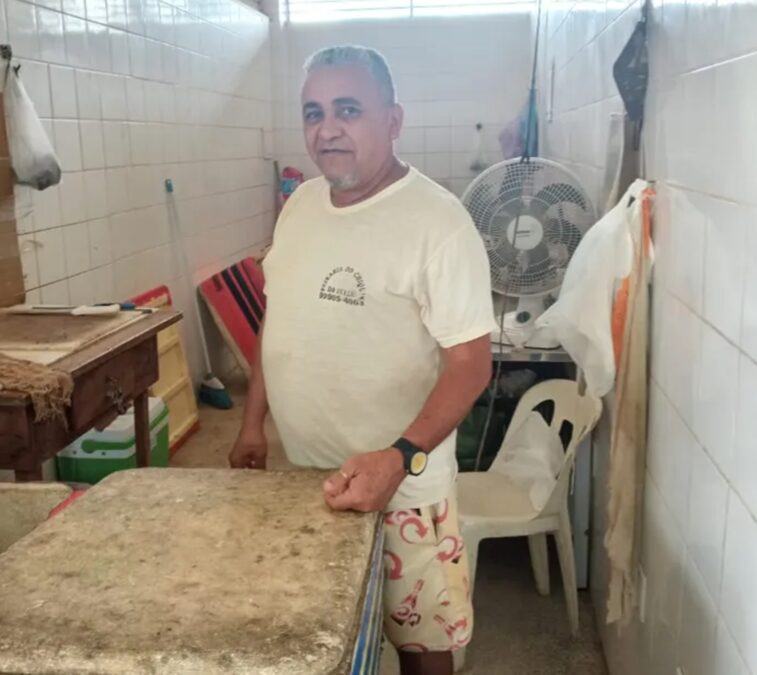 Pescador relembra época de fartura em Sena: “A gente pegava até 30 peixes grandes em uma única noite”