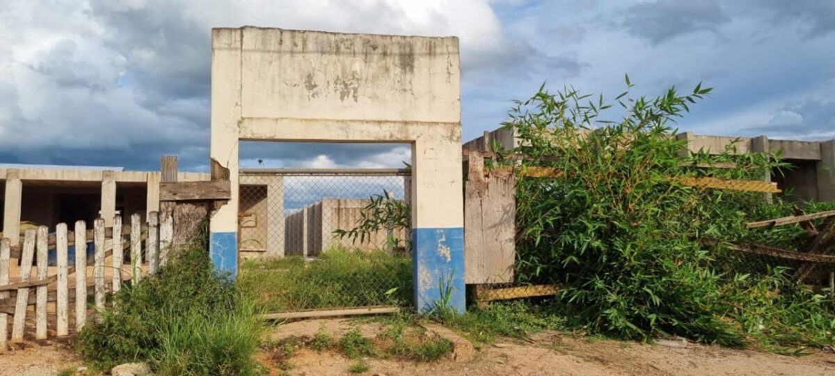 SENA: Obra de Escola Modelo Municipal orçada em mais de 3,5 milhões de reais está parada e sem previsão de término