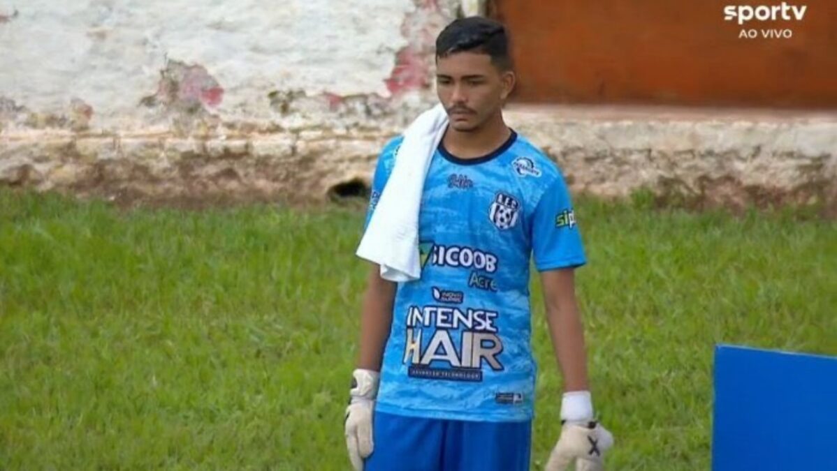 Goleiro Tomate ganha milhares de seguidores, elogios de famosos e vai fazer teste no Galo