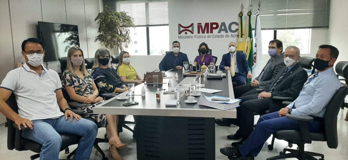 Alan Rick e Procuradores conversam sobre construção das unidades do MPAC em Assis Brasil e Xapuri