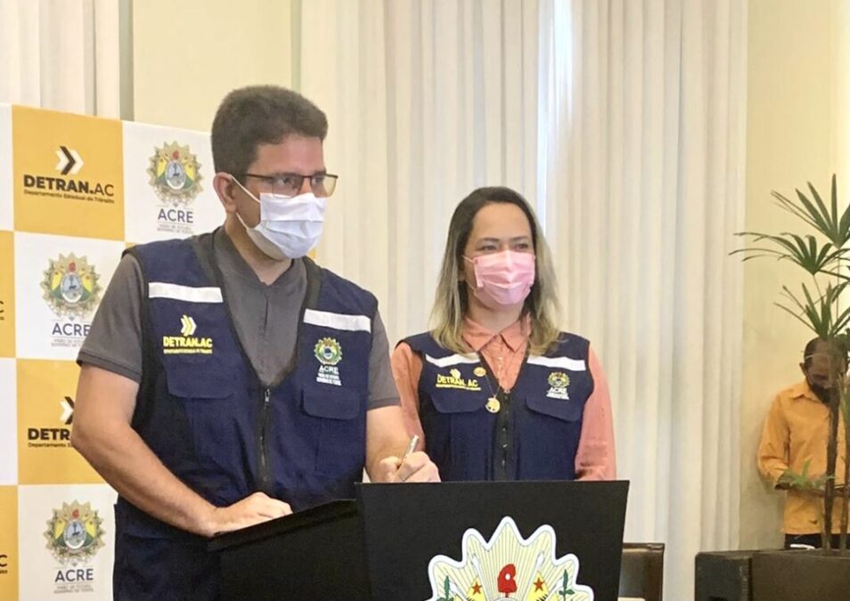 Governador Gladson assina decreto de criação do programa CNH social para famílias de baixa renda