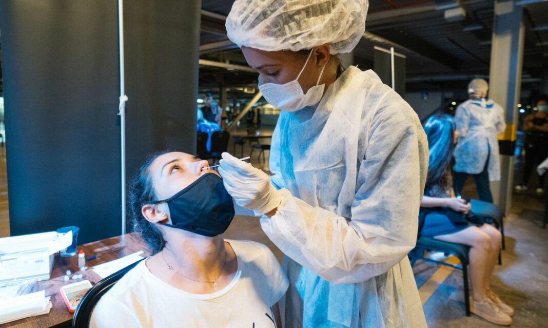 Surto de Covid: Unimed suspende testes por uma semana por falta de exames