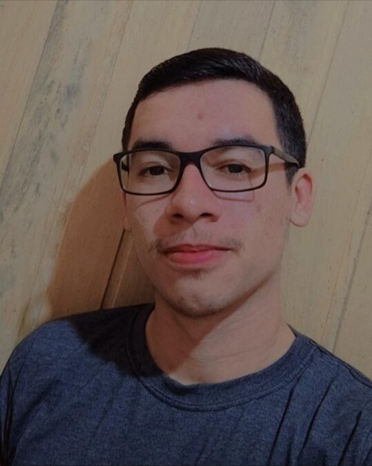 Após ganhar bolsa de estudo em faculdade particular, jovem Senamadureirense é aprovado no curso de Medicina na UFAC