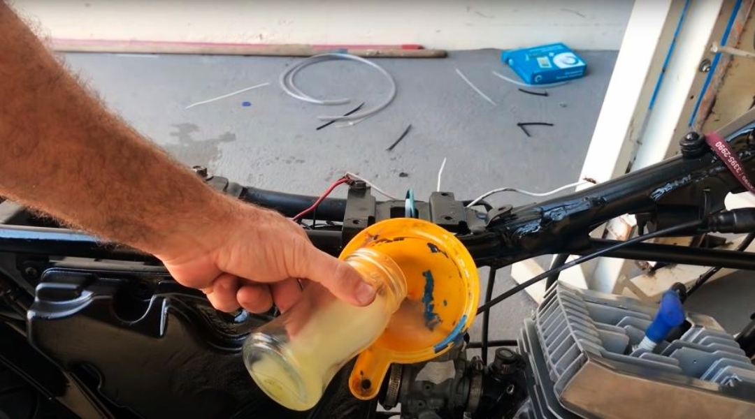 Gasolina caseira viraliza após disparada nos preços; vale experimentar?