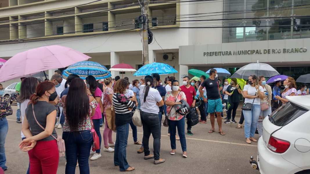 Greve da Prefeitura de Rio Branco é suspensa, mas movimento do estado continua