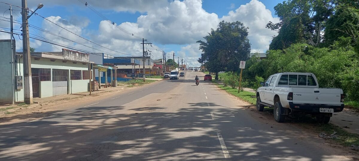 Governo do Acre fará revitalização total da Avenida Brasil, em Sena, garante Seinfra