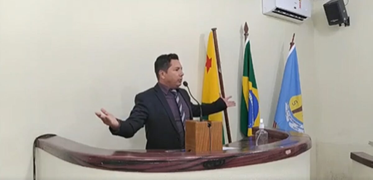 “Voto como eu quiser nos projetos e se tiver achado ruim, amanhã demite o meu pessoal”, dispara Denis Araújo