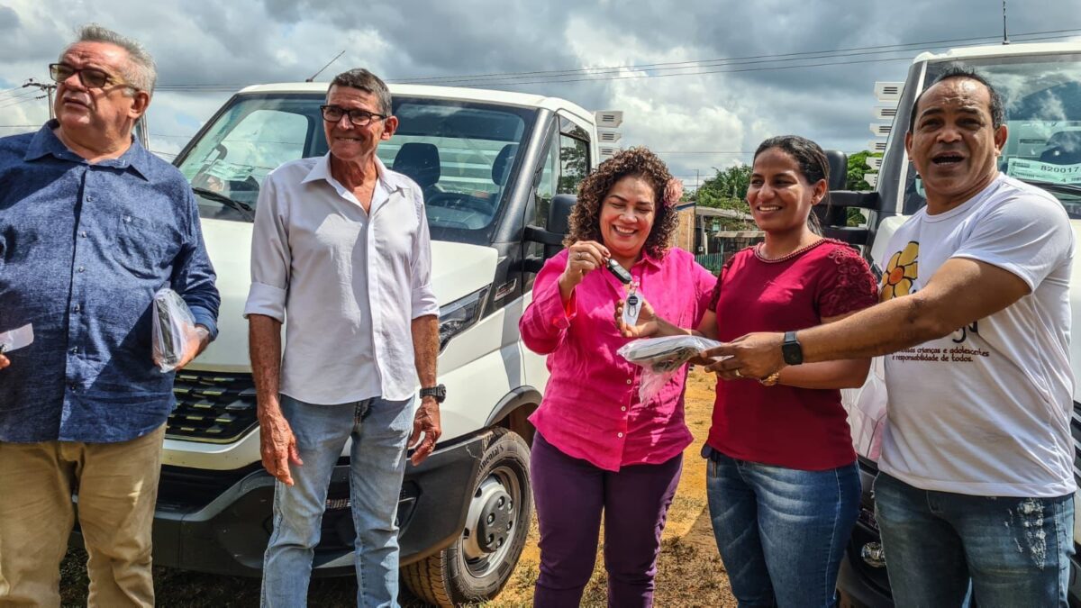 Perpétua entrega caminhões para reforçar a produção em Plácido de Castro