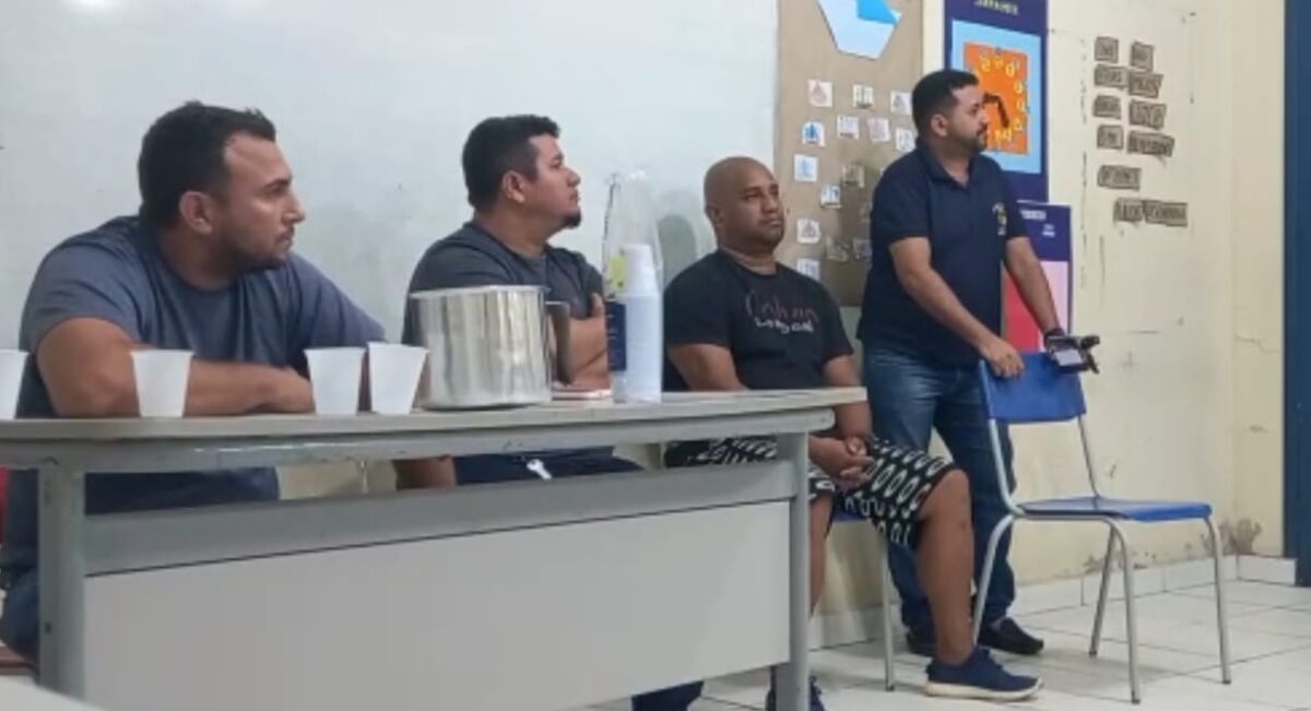 Após polêmica, secretaria municipal de educação decide não mais transferir professor da escola Gutemberg