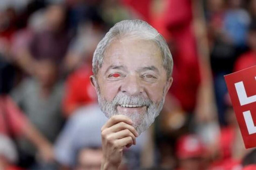 Datafolha: Lula abre vantagem de 21 pontos, chega a 54% dos votos válidos e ganharia em 1º turno