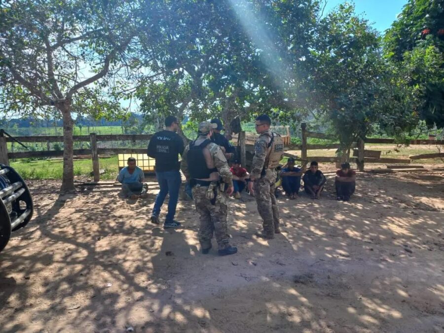 Em Sena Madureira Polícia prende cinco pessoas e apreende droga e armas na zona rural do município