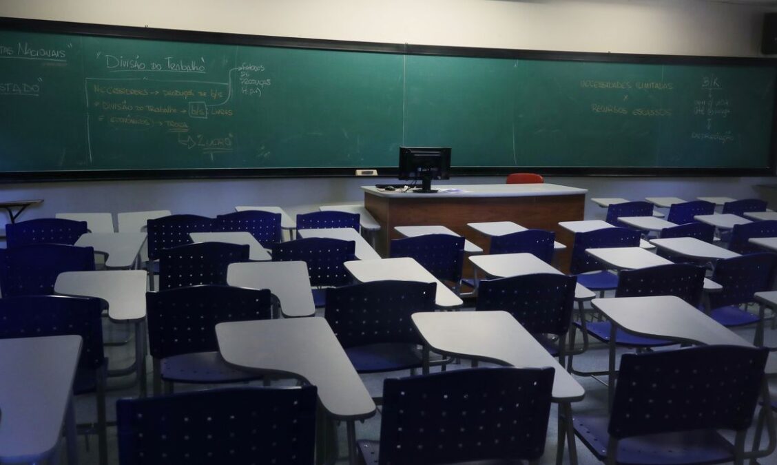 Secretaria de Educação permanece com suspensão das aulas devido casos de síndromes respiratórias em Rio Branco