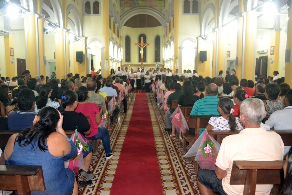 Igreja católica vai disponibilizar transporte para quem quiser doar sangue ao jovem Gustavo; Ele continua na UTI