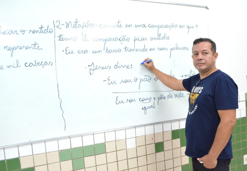 Governo convoca professores do processo seletivo simplificado para entrega de documentos e assinatura de contrato