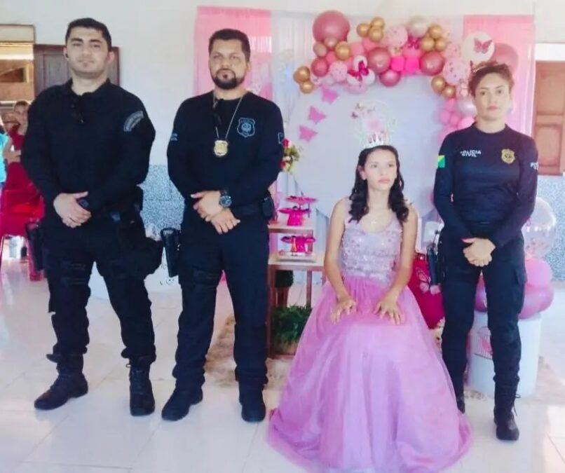 Polícia Civil de Epitaciolândia faz surpresa para jovem no dia do aniversário de 15 anos