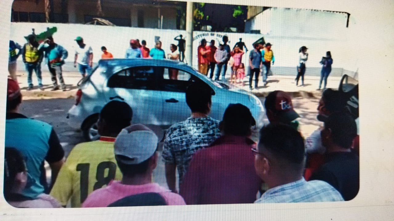 Boliviano é assassinado com vários tiros por motoqueiros em Cobija; carro da vítima é do Brasil
