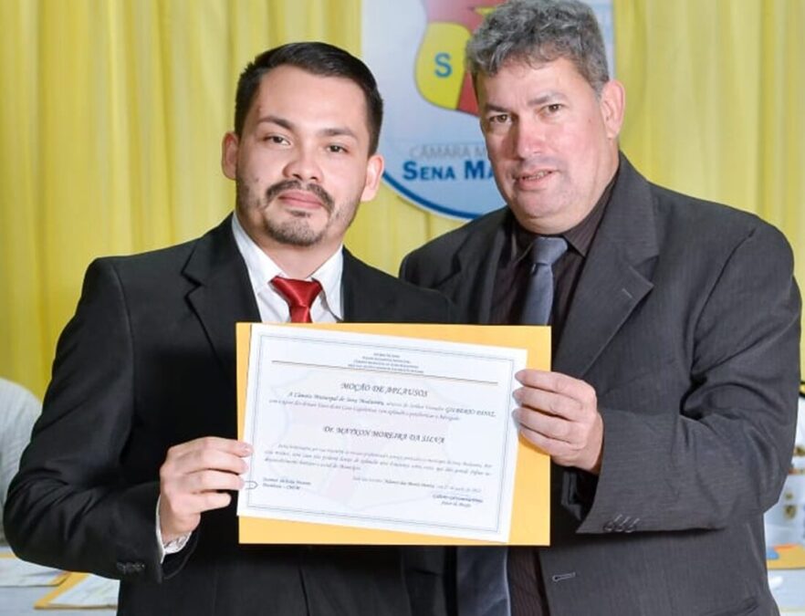 Homenagem: Advogado Maycon Moreira recebe Moção de Aplausos da Câmara Municipal de Sena Madureira