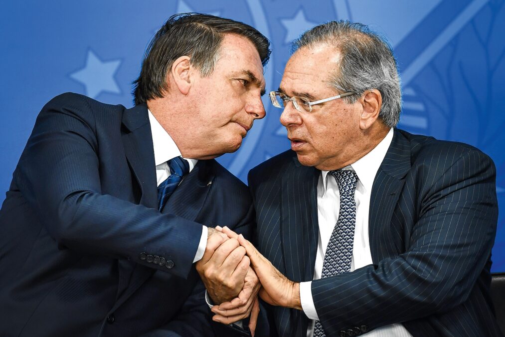 Antes da eleição, governo contrata empresas para enviar 2 bilhões de mensagens promovendo ‘serviço público’