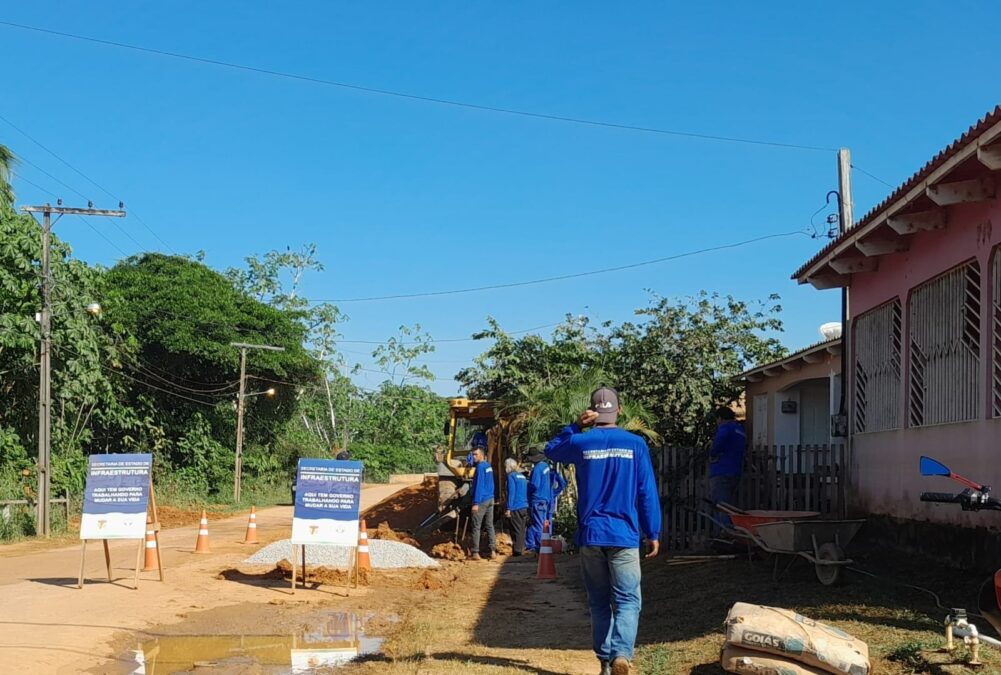 Equipe da Saneacre trabalha para normalizar o abastecimento de água em alguns Bairros de Sena Madureira