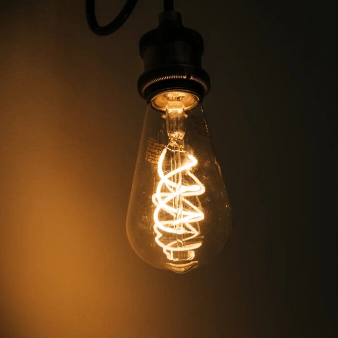 Brasil é o segundo país que tem a conta de luz mais cara do mundo