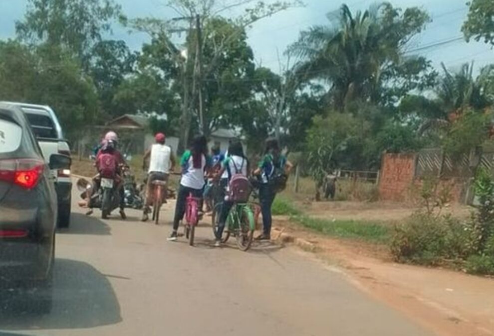 Em Sena, motocicletas se chocam e quatro ficam feridos; Criança sofreu fratura