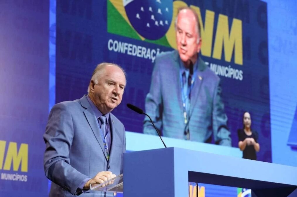 Piso da enfermagem vai custar R$ 10,5 bilhões por ano, aponta CNM