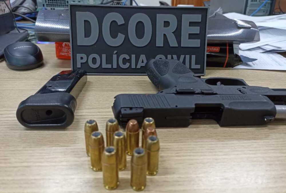 Homem tenta intimidar policiais com arma e acaba preso por porte ilegal em Rio Branco