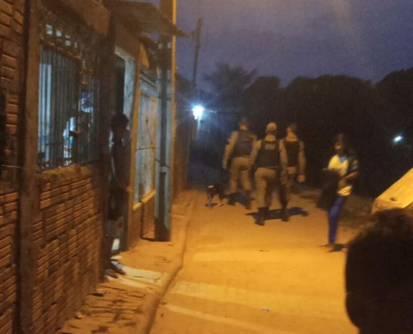 URGENTE: Facção rival tentar invadir Beco do Adriano e acaba alvejando mulher inocente na cabeça
