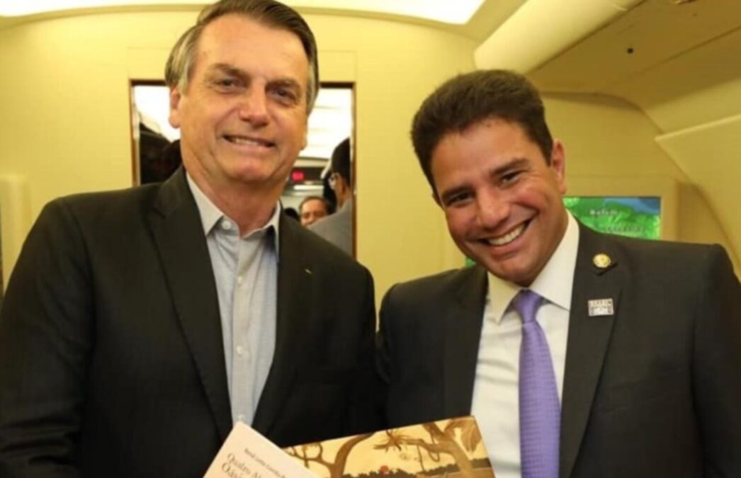 Gladson diz que pediu 18 mil casas populares a Bolsonaro: “Se ele der três, já tá bom”