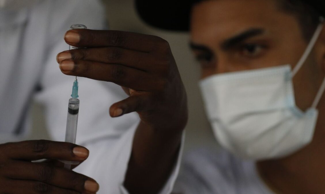 Covid: mais de 77 milhões de brasileiros não tomaram dose de reforço