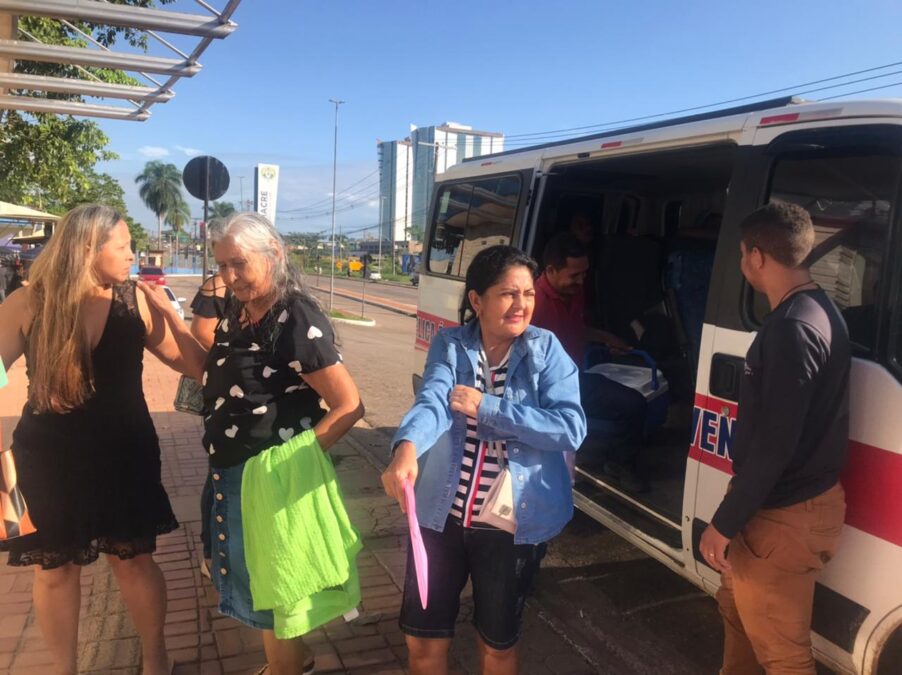 Pastor pede ajuda para continuar transportando de graça pacientes de Sena Madureira para a Fundação Hospitalar