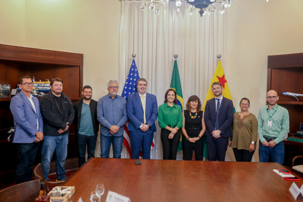 Governo se reúne com representantes da embaixada americana no Brasil para discutir políticas ambientais