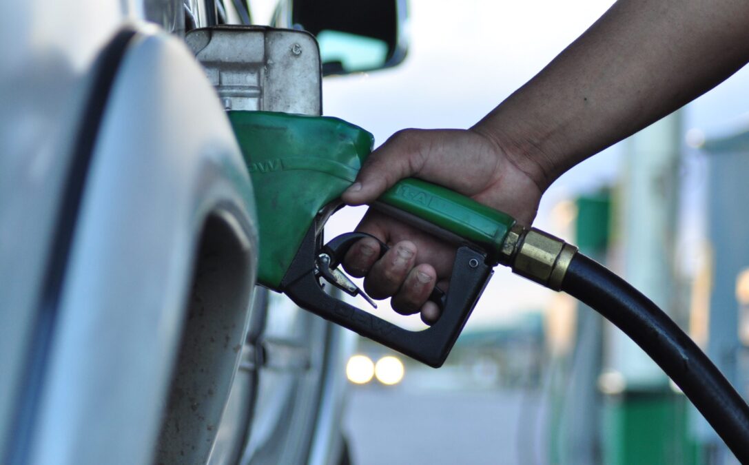 Em postos de Sena Madureira, preço da gasolina baixa 15 centavos