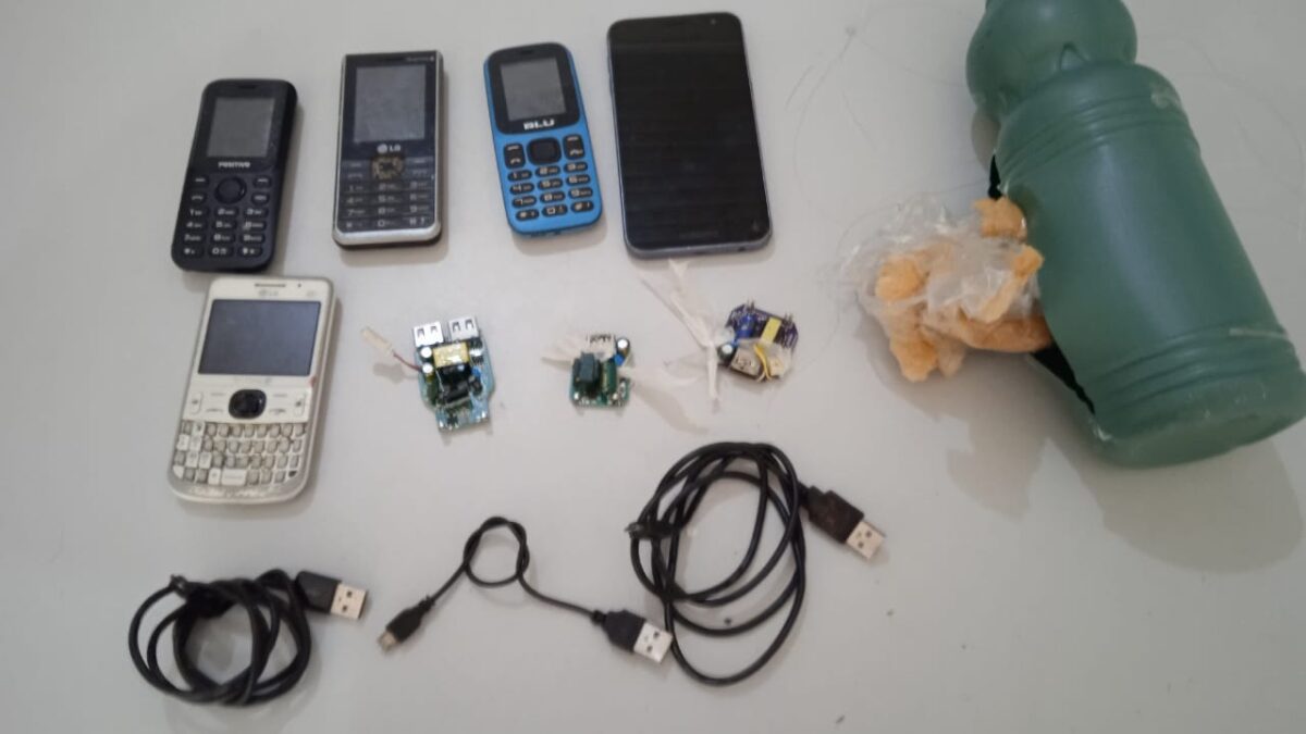 Polícia Penal apreende celulares em recipiente de água sanitária no Presídio de Sena Madureira