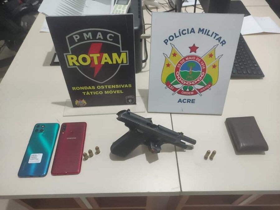 PM prende cinco foragidos da justiça, apreende arma de fogo e recupera objetos roubados na capital