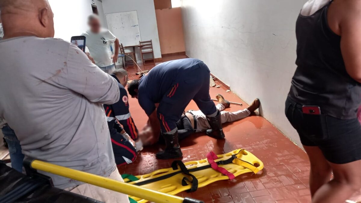 Em Sena, homem tem várias fraturas ao cair de telhado de escola enquanto fazia manutenção