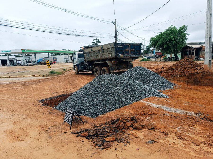 Pedido de Intervenção na rotatória que da (acesso), a avenida Brasil em Sena, é atendido pelo DNIT.