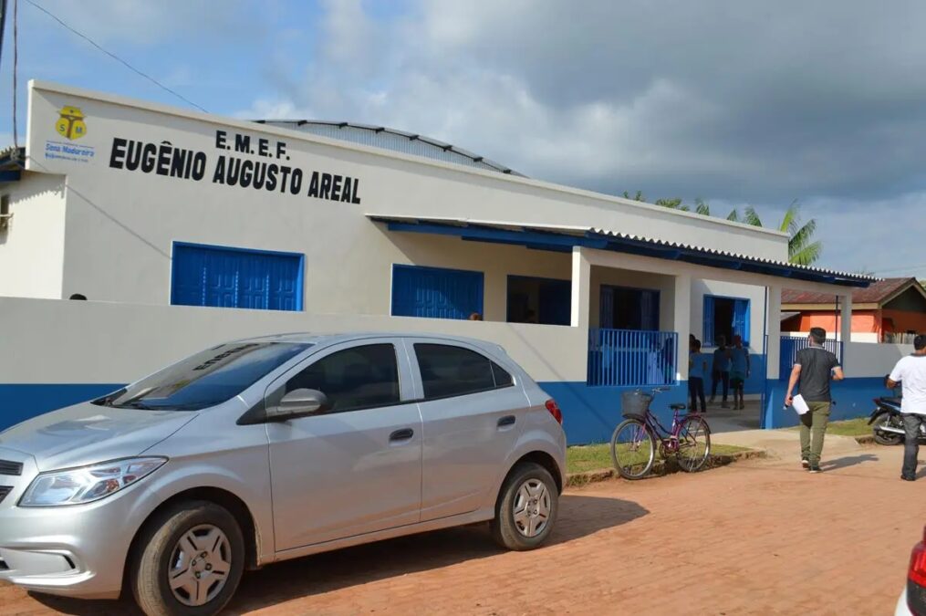 Professores efetivos de Sena Madureira dizem que salários estão atrasados e prefeitura não tem previsão para pagamento