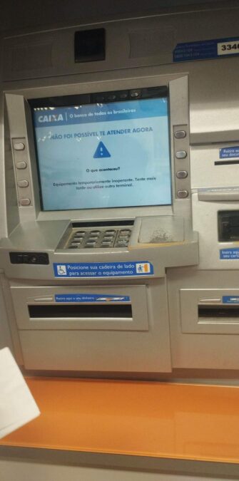 Clientes da Caixa Econômica Federal de Sena reclamam que caixas eletrônicos não funcionam