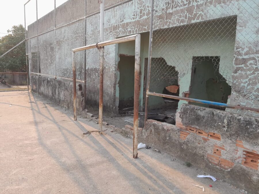 Em Sena Madureira, Quadra do Bairro Eugênio Areal está totalmente abandonada