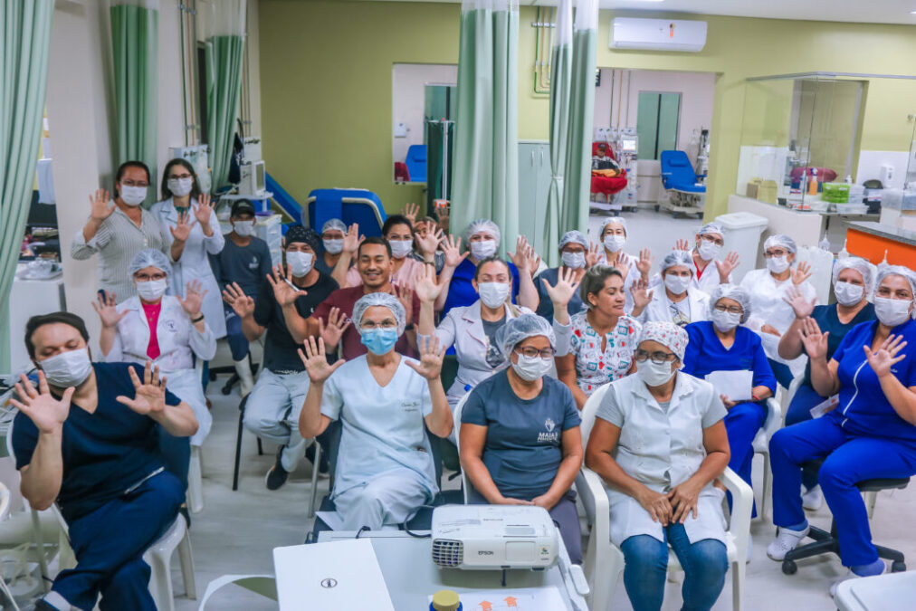 Equipe da nefrologia da Fundhacre recebe treinamento sobre higienização das mãos com foco no cuidado ao paciente