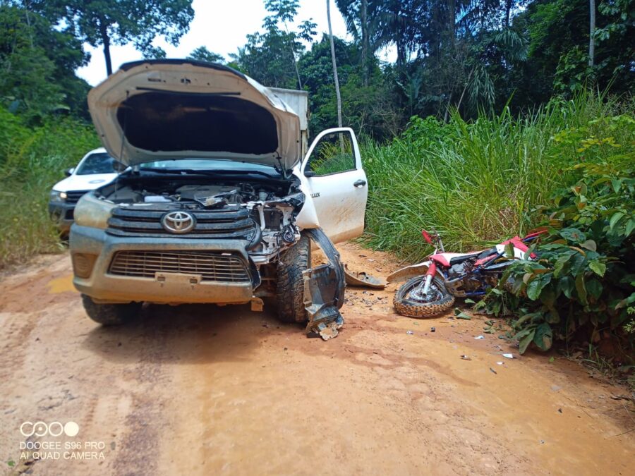 ACIDENTE: Colisão entre moto e carro deixa ferido no Ramal do Cassirian em Sena Madureira