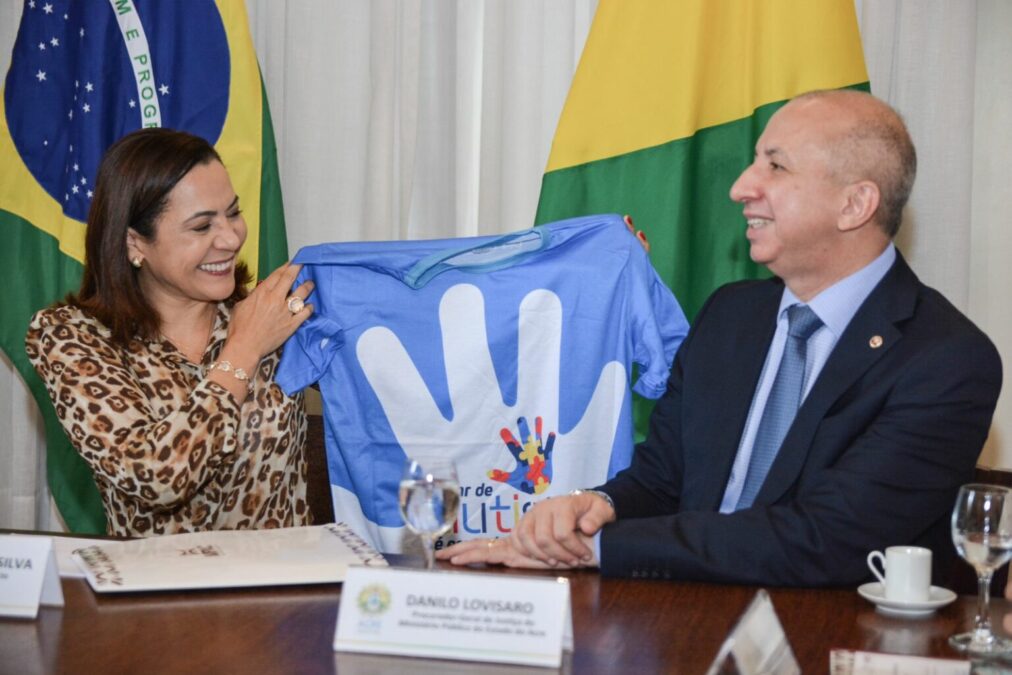Governo e MPAC discutem políticas públicas para pessoas com transtorno do espectro autista em todo o estado