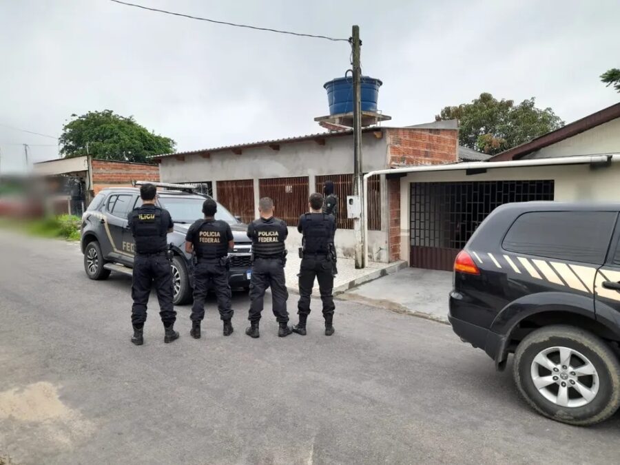 Em Cruzeiro do Sul Polícias cumprem 15 ordens judiciais contra integrantes de facção criminosa